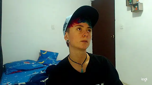 tomboyblue online show from December 3, 3:20 am