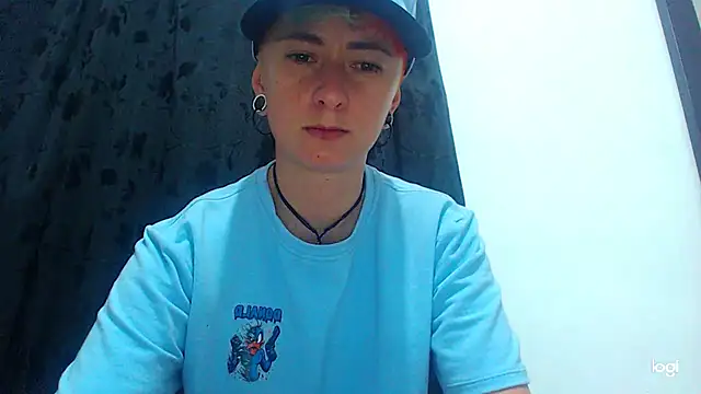 tomboyblue online show from December 6, 9:21 am