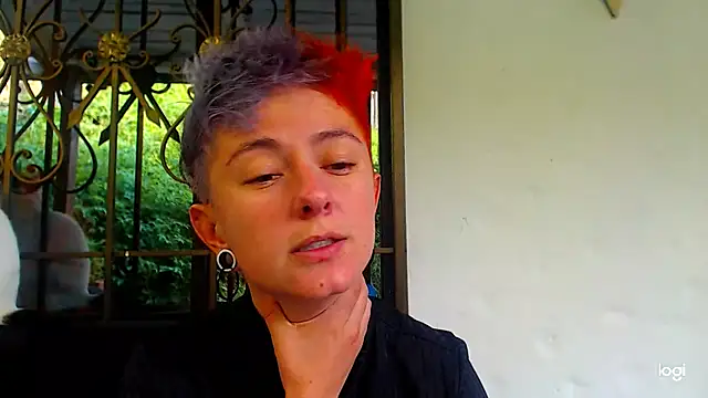 tomboyblue online show from December 7, 9:44 pm