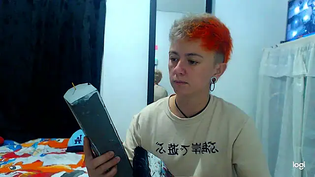 tomboyblue online show from December 12, 12:16 am