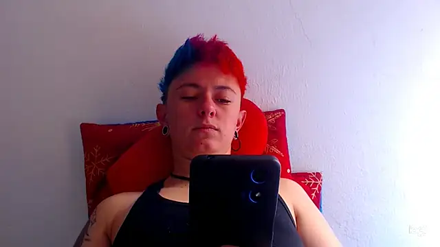 tomboyblue online show from December 13, 4:16 pm
