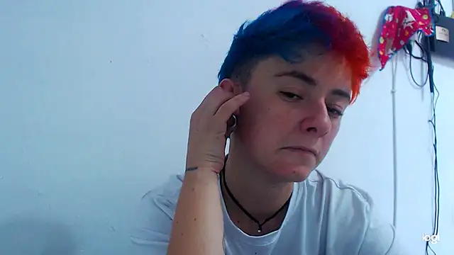 tomboyblue online show from December 17, 8:21 pm