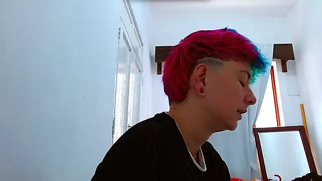 tomboyblue online show from November 22, 4:06 pm