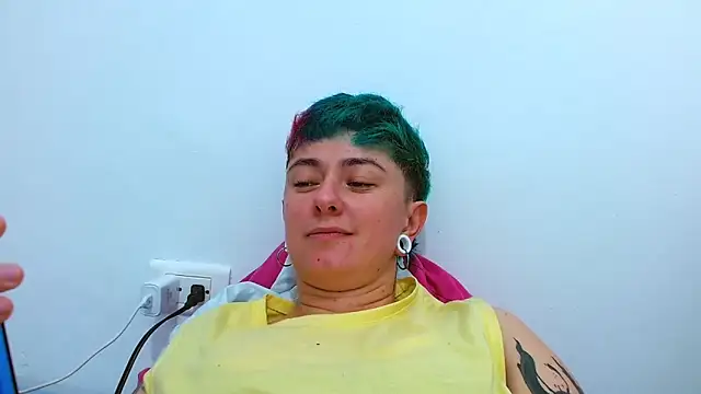 tomboyblue online show from December 13, 8:25 pm