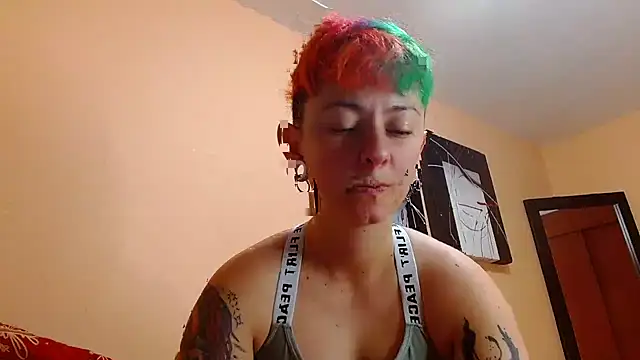 tomboyblue online show from January 18, 2:21 pm