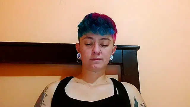 tomboyblue online show from June 16, 4:42 pm