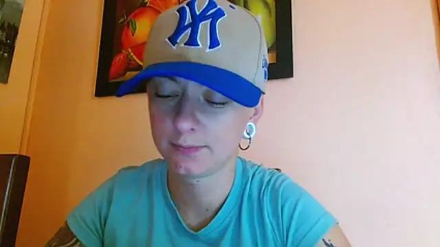 tomboyblue online show from July 22, 6:11 pm