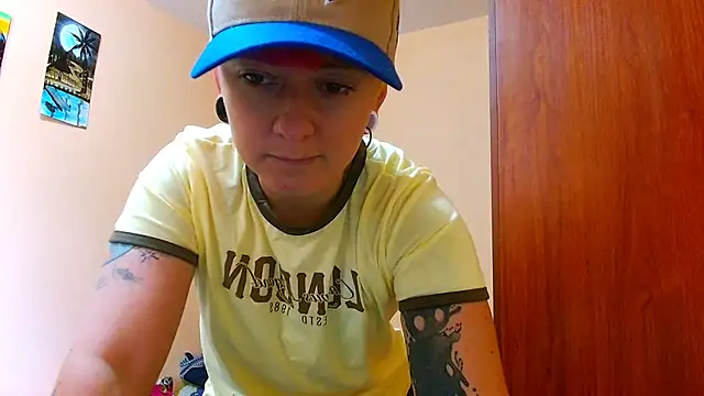 tomboyblue online show from July 23, 6:28 pm