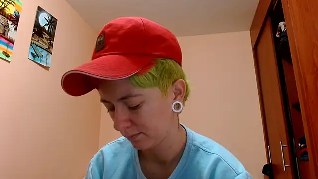 tomboyblue online show from July 28, 7:39 pm