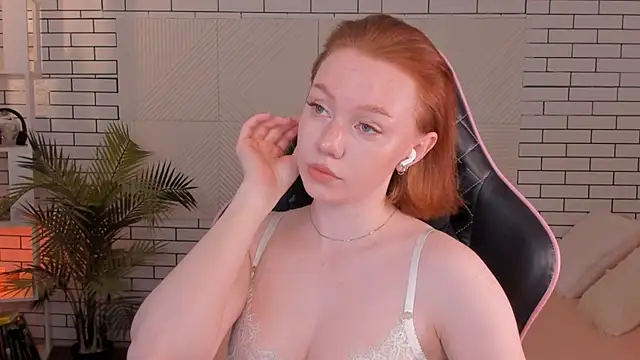 foxyMistrees online show from December 15, 11:53 pm