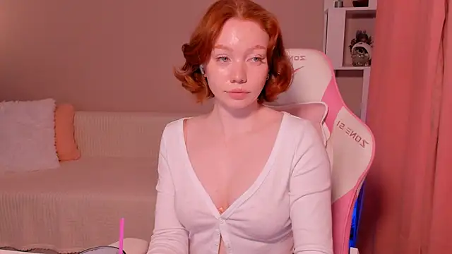 foxyMistrees online show from December 25, 3:29 am