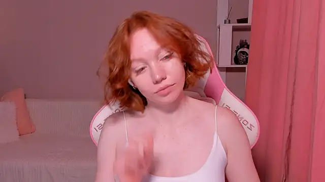 foxyMistrees online show from January 1, 6:47 am