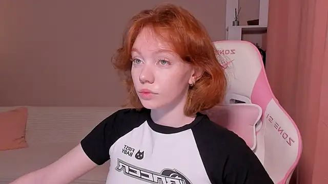 foxyMistrees online show from February 6, 12:11 am