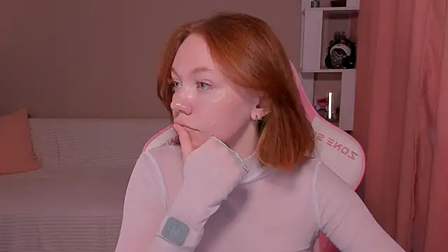 foxyMistrees online show from February 9, 3:11 am