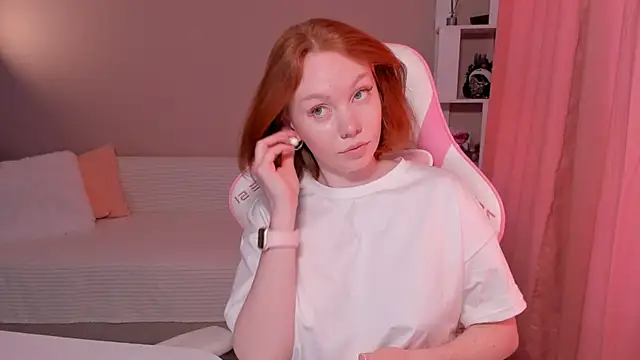 foxyMistrees online show from February 18, 2:59 am