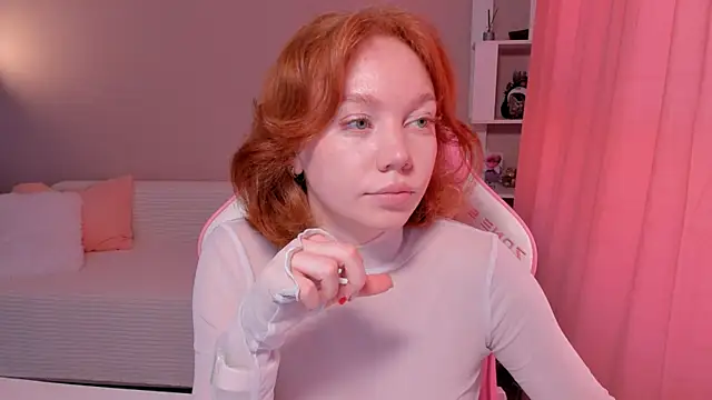 foxyMistrees online show from February 26, 3:32 am