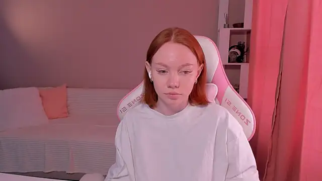 foxyMistrees online show from March 4, 3:55 am