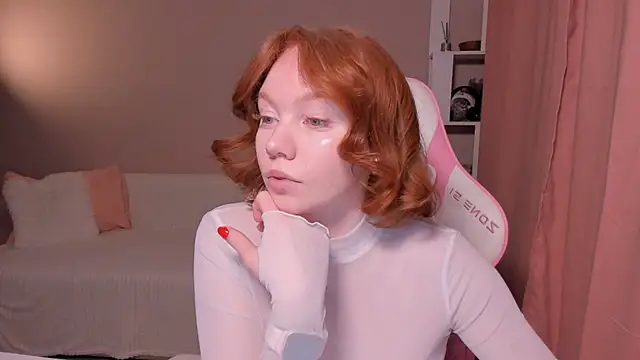 foxyMistrees online show from March 6, 12:32 am