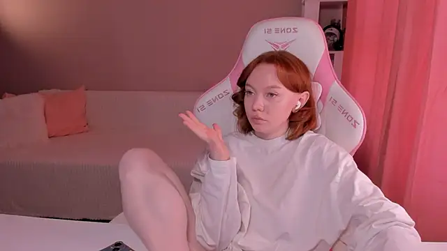 foxyMistrees online show from March 10, 3:56 am