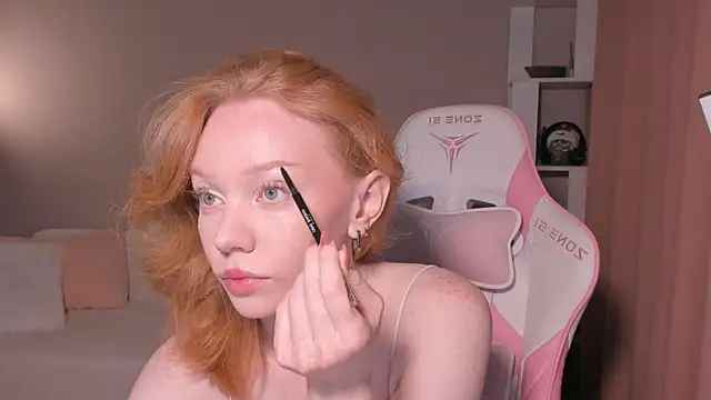 foxyMistrees online show from September 12, 12:00 am