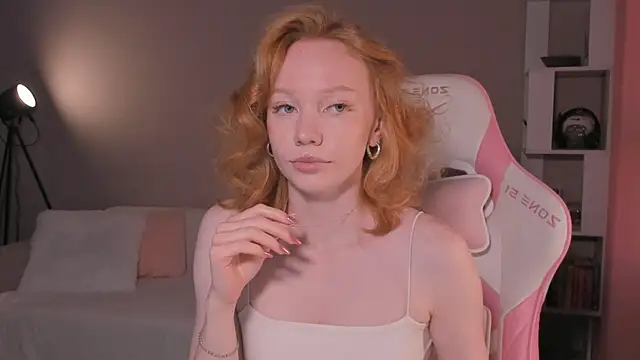 foxyMistrees online show from September 15, 1:05 am