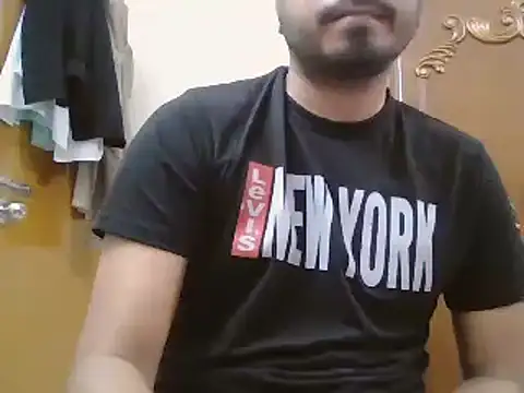 Snapshot of desiboyasif chatting on October 3, 5:10 pm desiboyasif online show from October 3, 5:10 pm