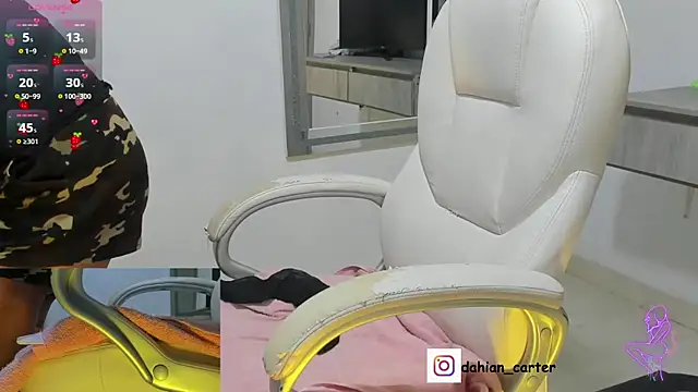 Snapshot of dahian_carter chatting on February 20, 10:38 am dahian carter online show from February 20, 10:38 am