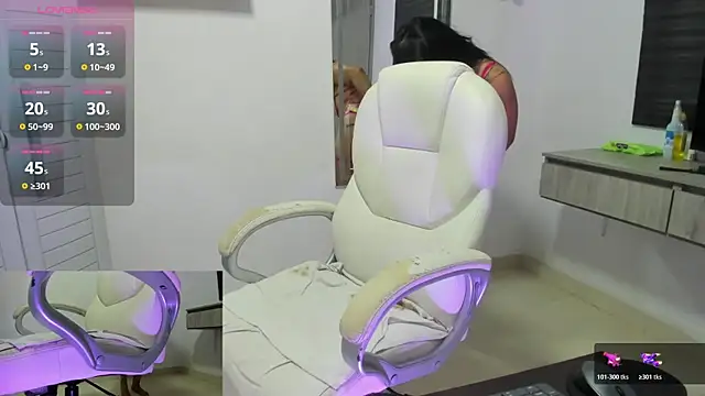 Snapshot of dahian_carter chatting on February 23, 10:34 am dahian carter online show from February 23, 10:34 am