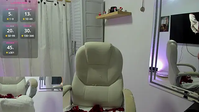 Snapshot of dahian_carter chatting on March 17, 10:18 am dahian carter online show from March 17, 10:18 am