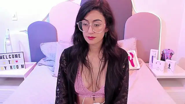 SophieGomez22 online show from January 18, 2:33 pm