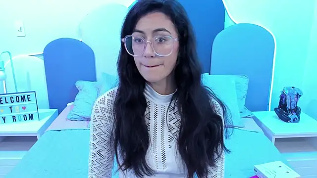 SophieGomez22 online show from January 22, 11:45 am