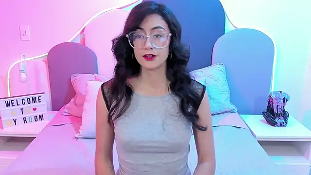 SophieGomez22 online show from January 28, 11:17 am