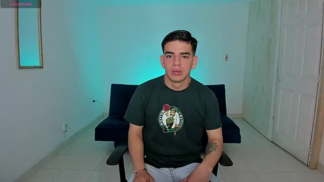 Ares Johnson online show from October 3, 3:42 pm