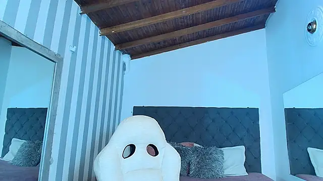 rebeca cortez  online show from January 7, 3:46 am