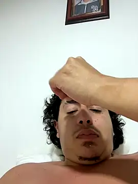 Snapshot of DanielGomez9 chatting on October 14, 2:45 am DanielGomez9 online show from October 14, 2:45 am