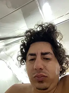 Snapshot of DanielGomez9 chatting on November 4, 1:10 pm DanielGomez9 online show from November 4, 1:10 pm