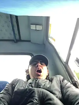 Snapshot of DanielGomez9 chatting on November 17, 12:11 pm DanielGomez9 online show from November 17, 12:11 pm