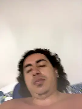 Snapshot of DanielGomez9 chatting on December 4, 4:44 am DanielGomez9 online show from December 4, 4:44 am