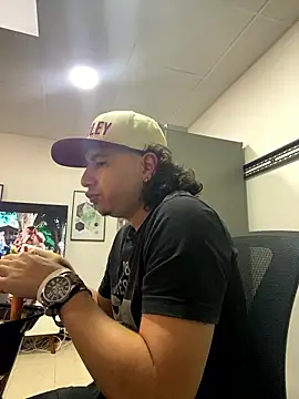 DanielGomez9 online show from January 17, 8:56 pm