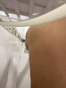 DanielGomez9 online show from April 7, 1:22 pm