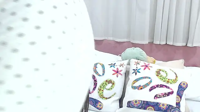 LexiiBloom online show from January 15, 2:13 pm