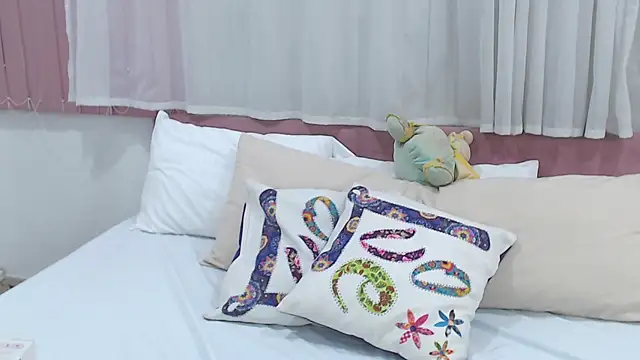 LexiiBloom online show from January 24, 2:30 pm