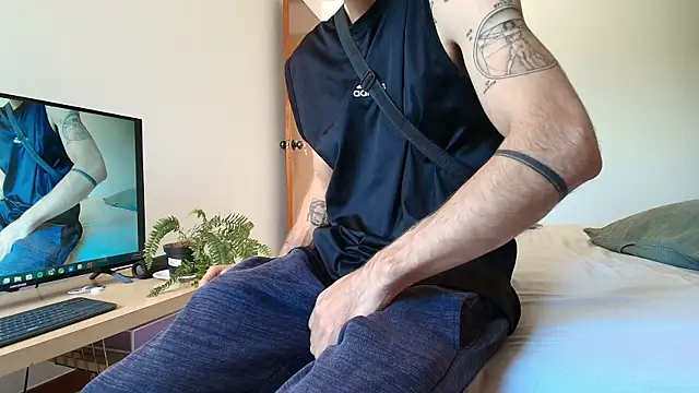 ALEJANDRO BIGCOCK online show from July 11, 12:19 pm