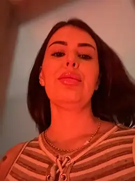 Eva Gonzalez online show from January 8, 10:45 pm