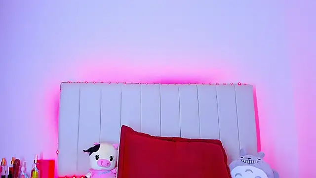 caro lyne  online show from June 5, 5:29 pm