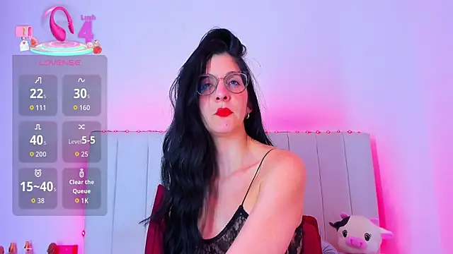 caro lyne  online show from June 8, 7:25 pm