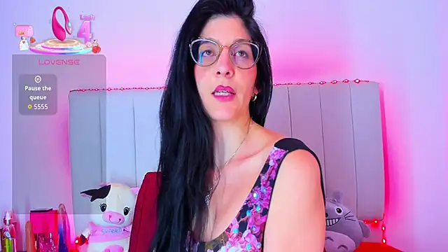 caro lyne  online show from June 19, 5:50 pm