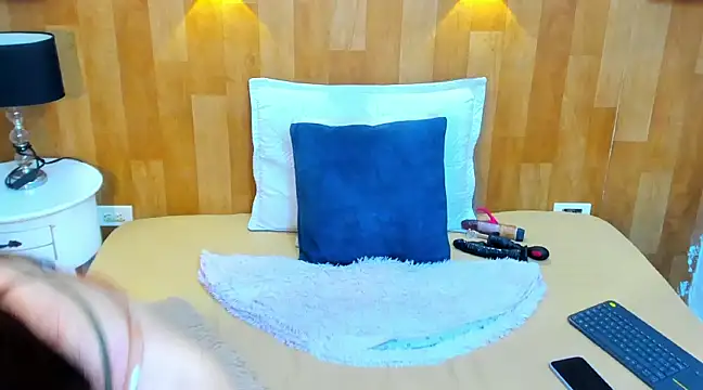 marianaa90 online show from February 25, 3:27 pm