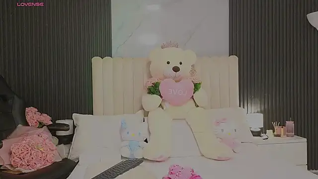 Madiee Rhea online show from July 29, 7:56 pm