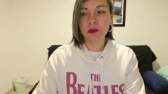 Lady breaks hearts online show from January 17, 10:20 am